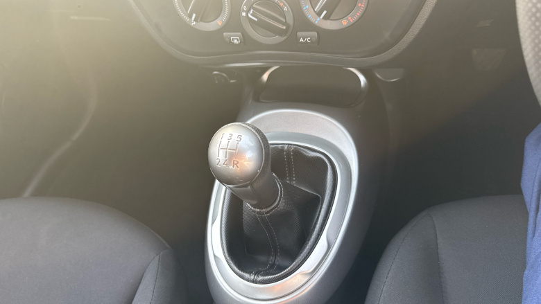 Nissan Juke 1.6 [94] Visia 5dr Petrol Hatchback